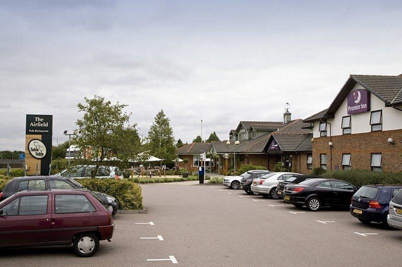 Premier Inn Hatfield Екстер'єр фото